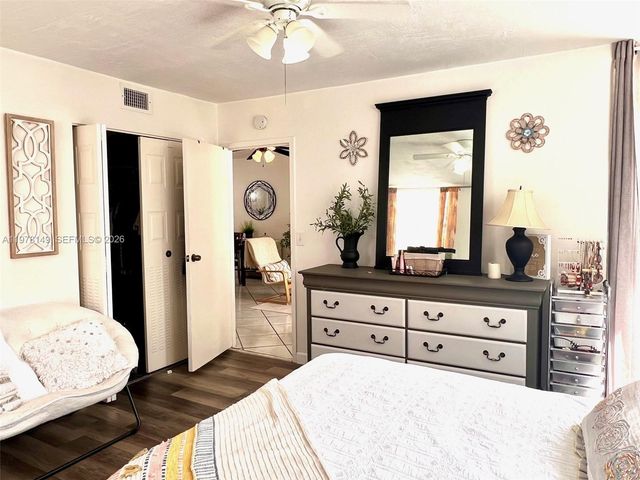 2811 Somerset Dr 211, Lauderdale Lakes, FL 33311