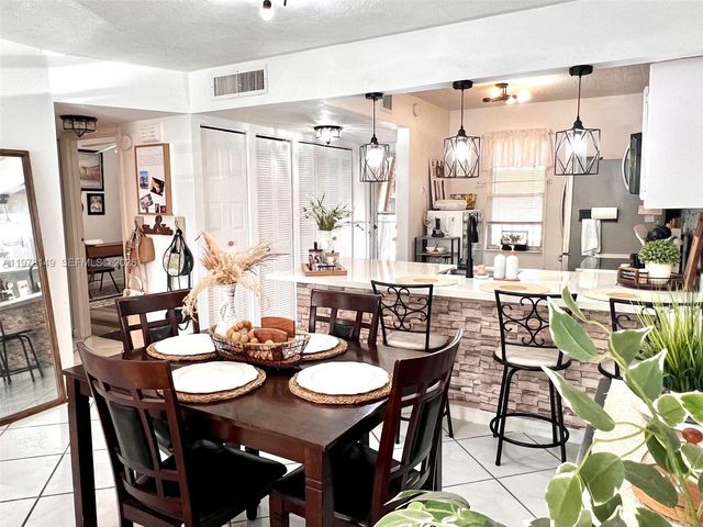 2811 Somerset Dr 211, Lauderdale Lakes, FL 33311