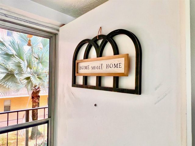 2811 Somerset Dr 211, Lauderdale Lakes, FL 33311