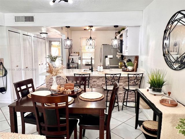 2811 Somerset Dr 211, Lauderdale Lakes, FL 33311