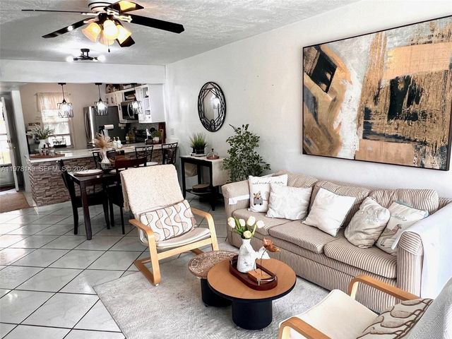 2811 Somerset Dr 211, Lauderdale Lakes, FL 33311