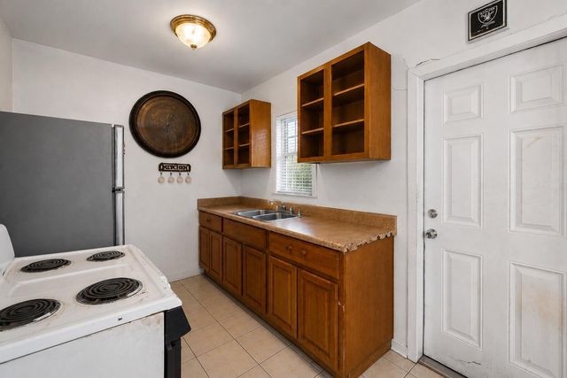 5109 Pinewood Avenue, West Palm Beach, FL 33407