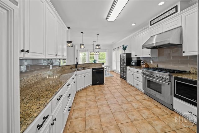 572 Kelsall Drive, Richmond Hill, GA 31324