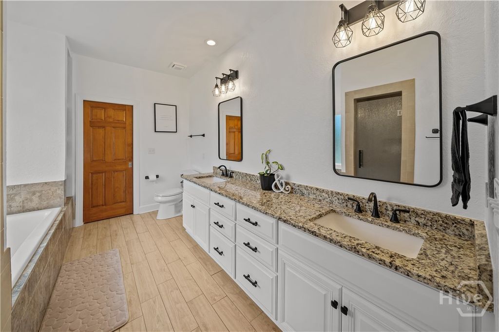 Image 32 of property listing at 572 Kelsall Drive, Richmond Hill, GA 31324