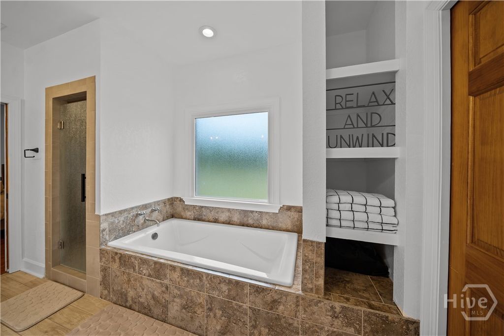 Image 33 of property listing at 572 Kelsall Drive, Richmond Hill, GA 31324
