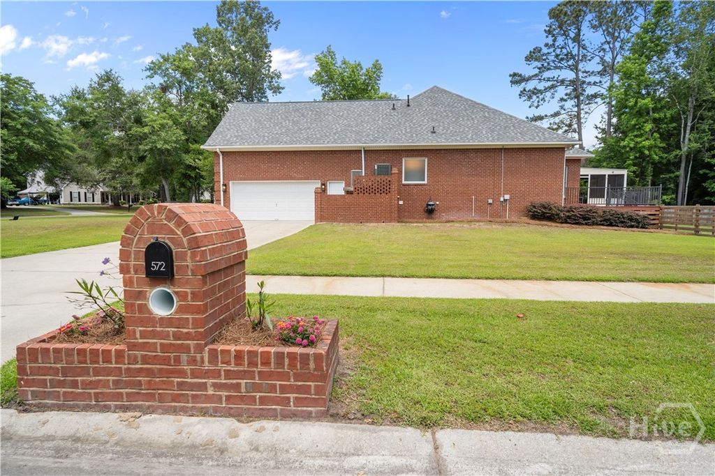 Image 61 of property listing at 572 Kelsall Drive, Richmond Hill, GA 31324