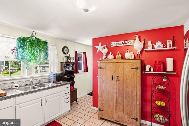 328 BEAVER RD, Harrisburg, PA 17112