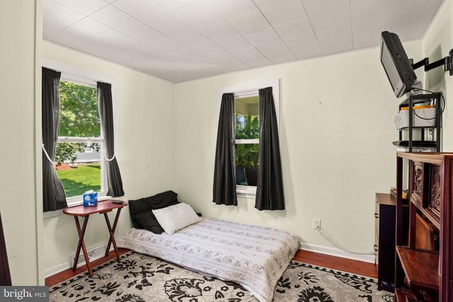 328 BEAVER RD, Harrisburg, PA 17112