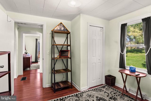 328 BEAVER RD, Harrisburg, PA 17112