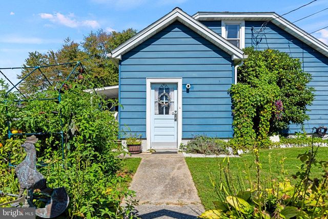 328 BEAVER RD, Harrisburg, PA 17112