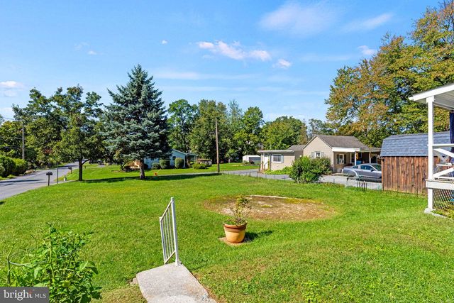 328 BEAVER RD, Harrisburg, PA 17112