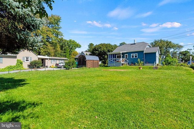 328 BEAVER RD, Harrisburg, PA 17112