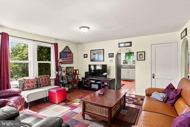 328 BEAVER RD, Harrisburg, PA 17112