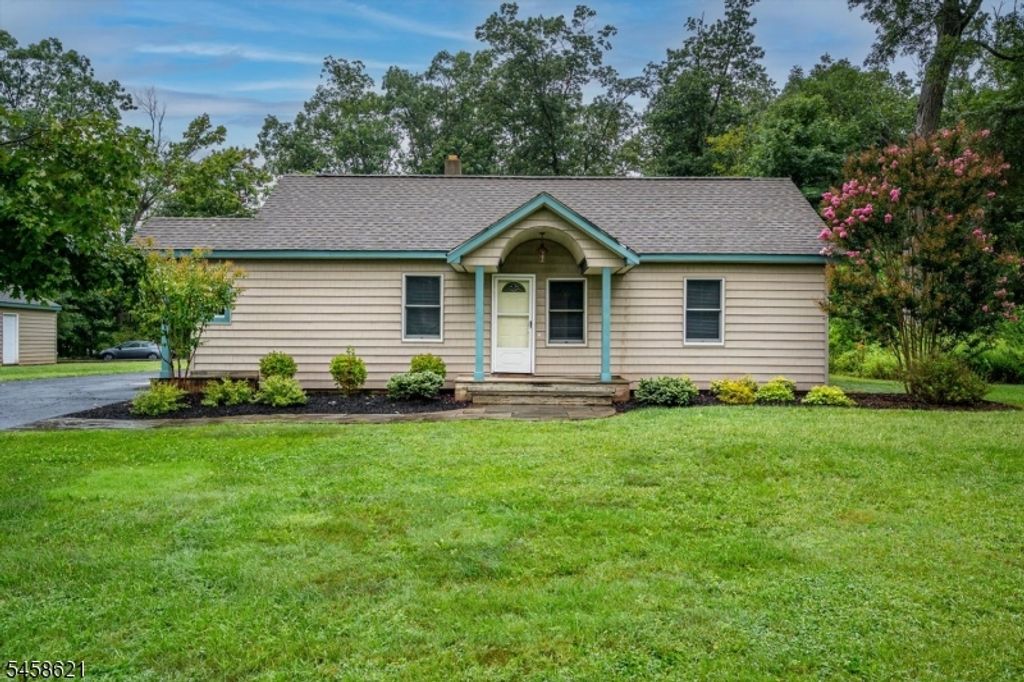 122 Cortelyous Lane, Franklin Twp., NJ 08873 — exterior