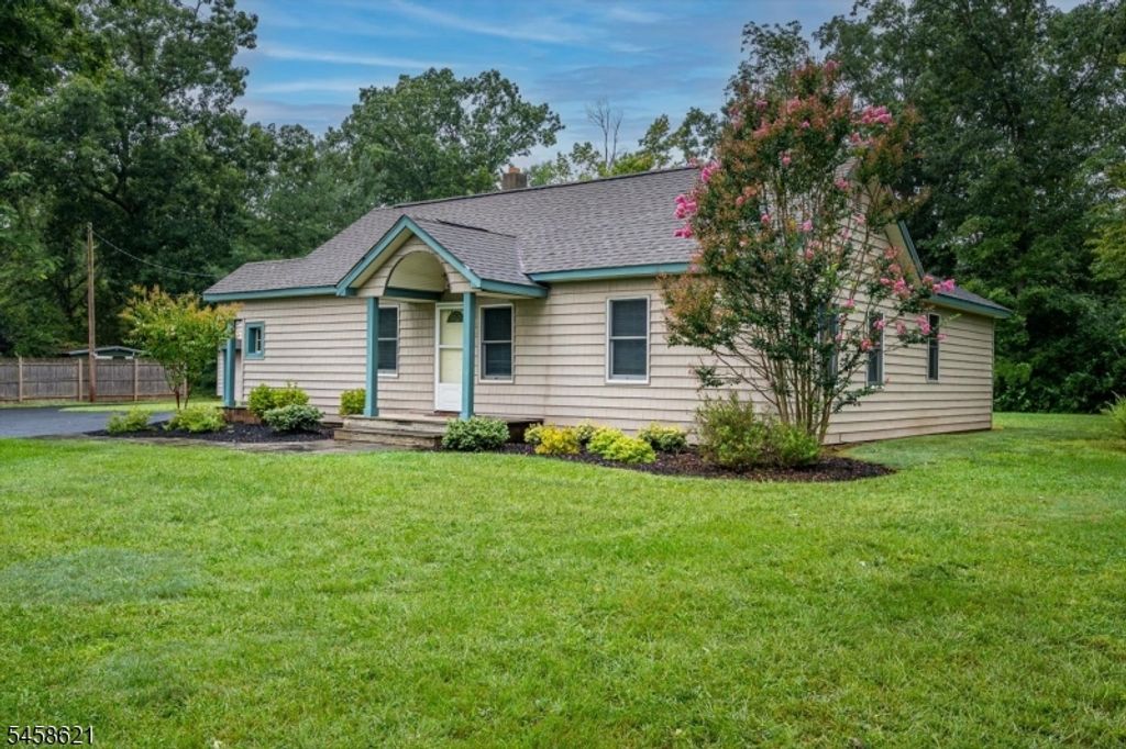 122 Cortelyous Lane, Franklin Twp., NJ 08873 — photo 2