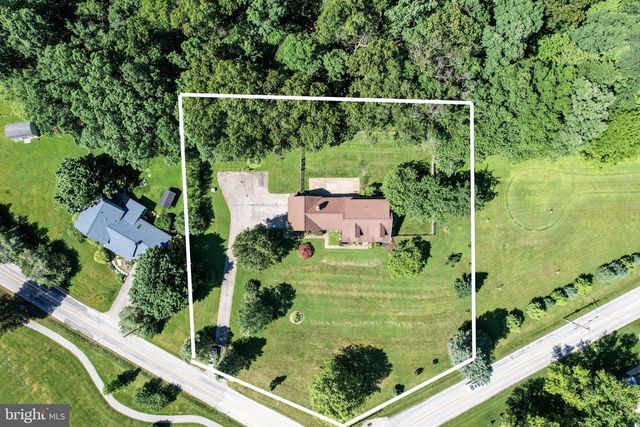 1675 BECK MILL RD, Hanover, PA 17331
