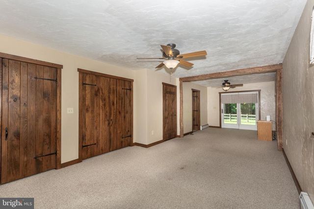 1675 BECK MILL RD, Hanover, PA 17331