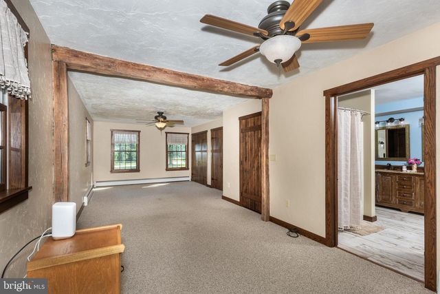 1675 BECK MILL RD, Hanover, PA 17331