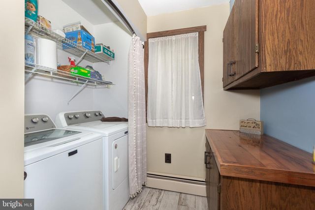 1675 BECK MILL RD, Hanover, PA 17331