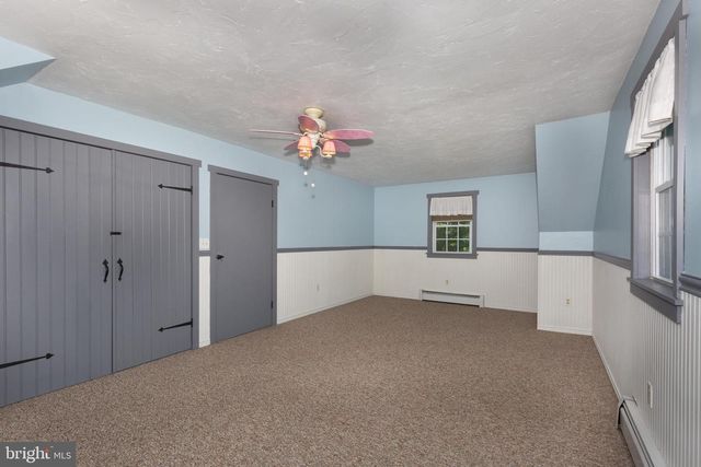 1675 BECK MILL RD, Hanover, PA 17331