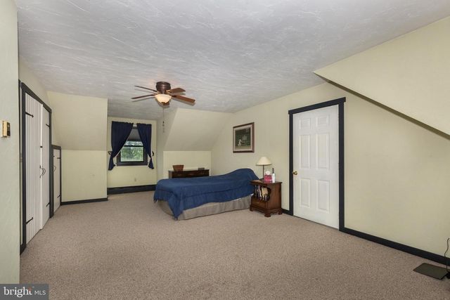1675 BECK MILL RD, Hanover, PA 17331