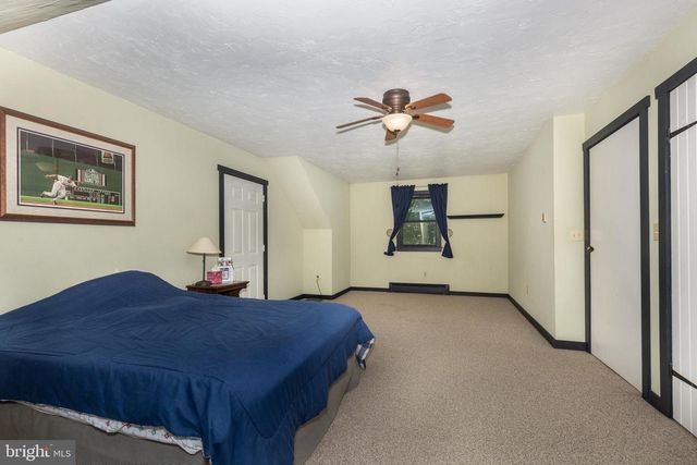 1675 BECK MILL RD, Hanover, PA 17331