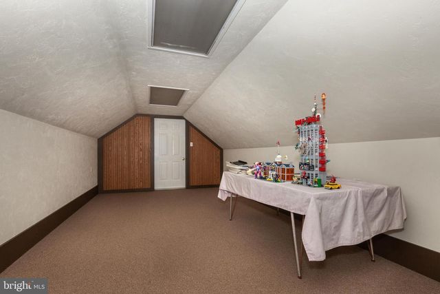 1675 BECK MILL RD, Hanover, PA 17331