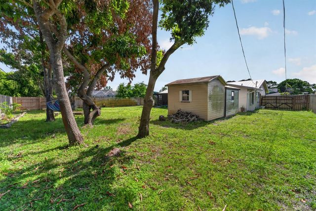 1911 SE Dock Street, Port St. Lucie, FL 34952