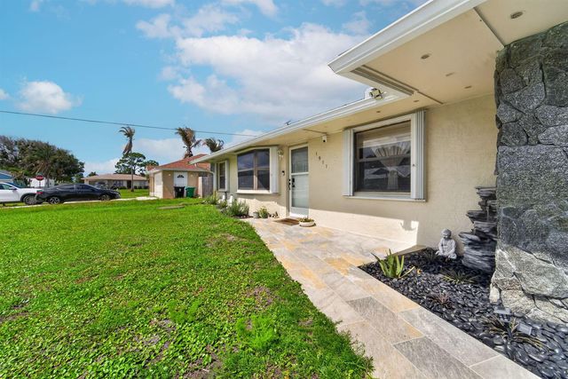 1911 SE Dock Street, Port St. Lucie, FL 34952