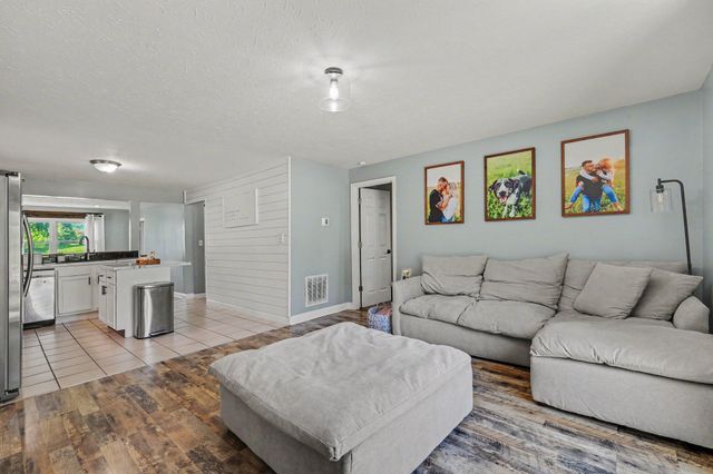 31 Central Avenue, Walton, KY 41094