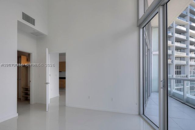 465 Brickell Ave 4104, Miami, FL 33131