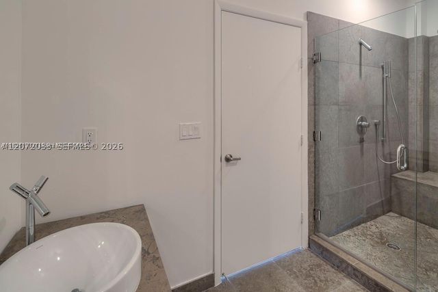 465 Brickell Ave 4104, Miami, FL 33131