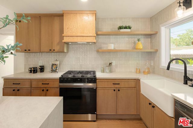 4224 6th Avenue, Los Angeles, CA 90008