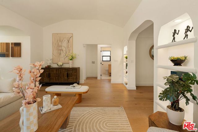 4224 6th Avenue, Los Angeles, CA 90008