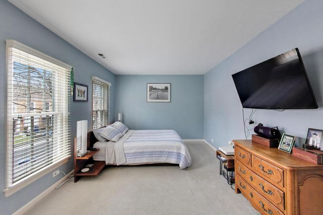 737 York Court, Northbrook, IL 60062
