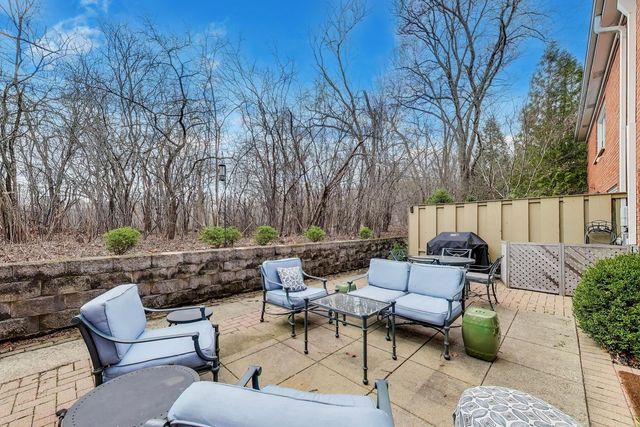 737 York Court, Northbrook, IL 60062