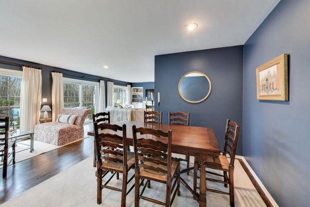 737 York Court, Northbrook, IL 60062