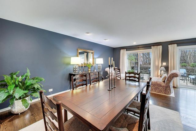 737 York Court, Northbrook, IL 60062