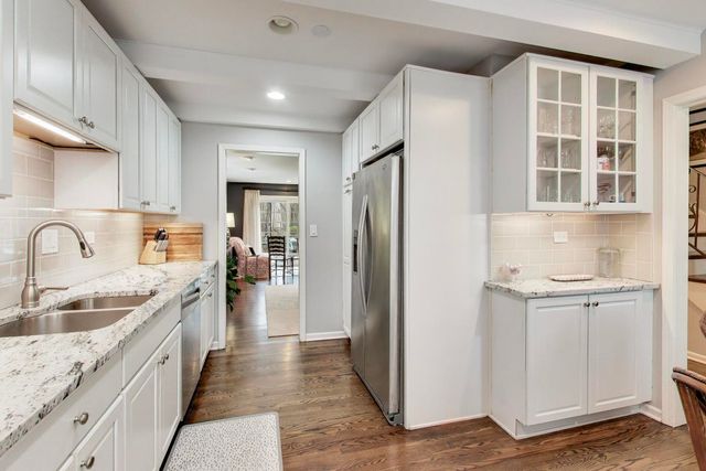 737 York Court, Northbrook, IL 60062