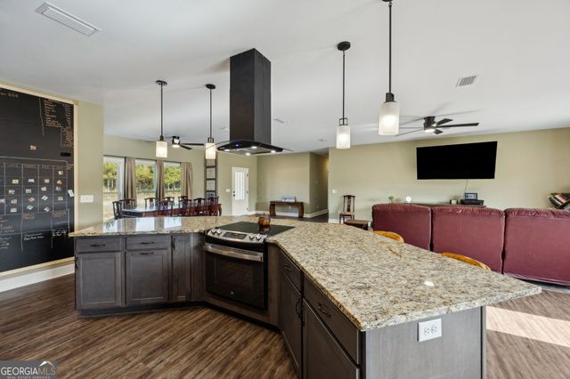 691 Oak Well Road, Kingsland, GA 31548