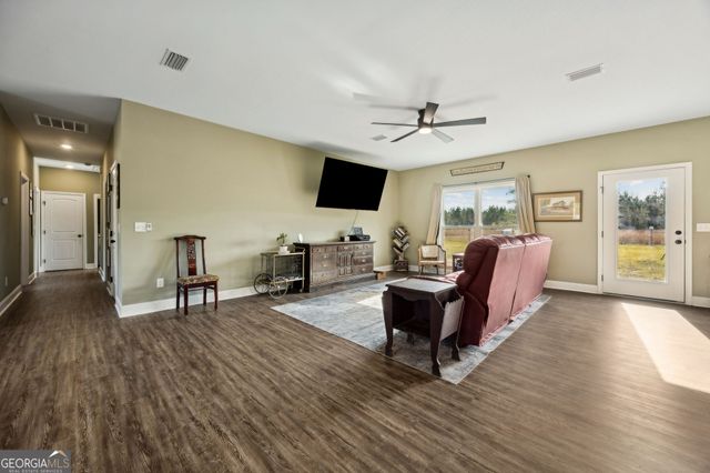 691 Oak Well Road, Kingsland, GA 31548