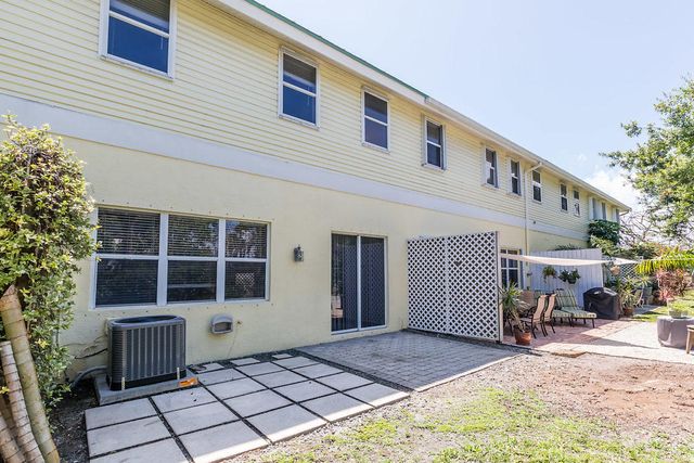 117 Barefoot Cove, Hypoluxo, FL 33462