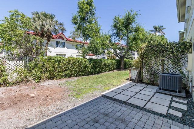 117 Barefoot Cove, Hypoluxo, FL 33462