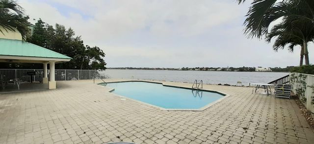 117 Barefoot Cove, Hypoluxo, FL 33462