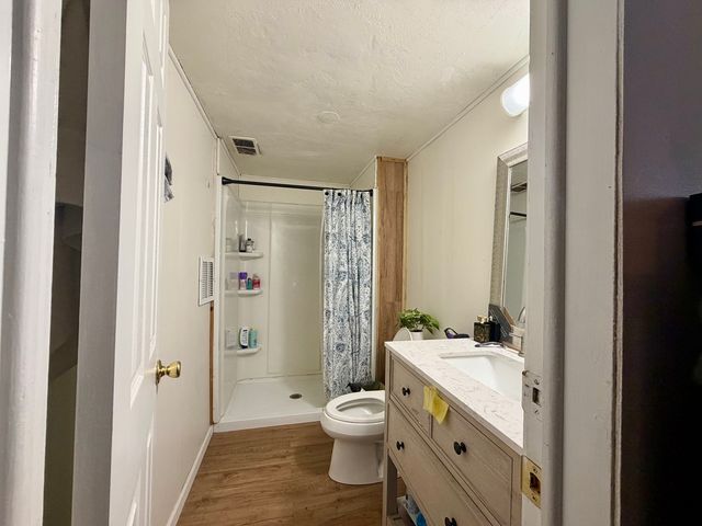 2210 Hermon Avenue, Zion, IL 60099