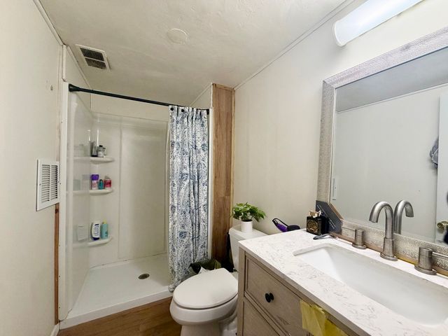 2210 Hermon Avenue, Zion, IL 60099