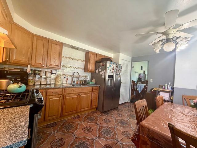 2210 Hermon Avenue, Zion, IL 60099