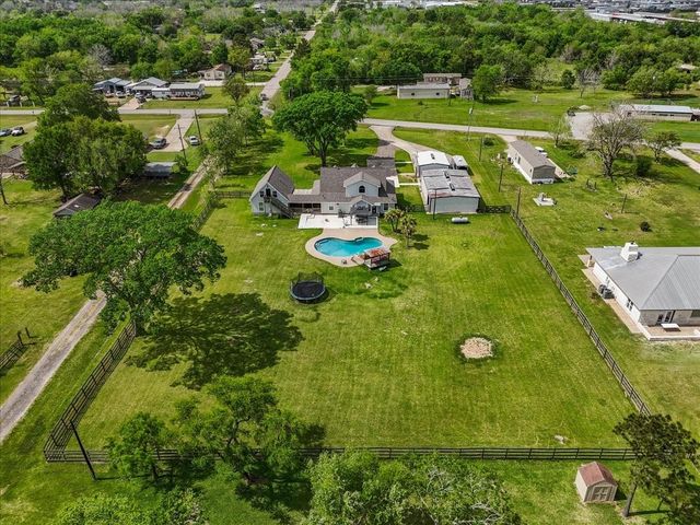 17903 County Road 125, Pearland, TX 77581