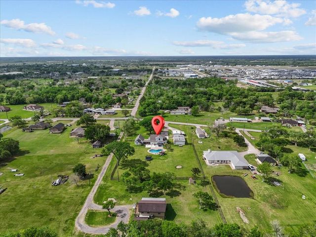 17903 County Road 125, Pearland, TX 77581