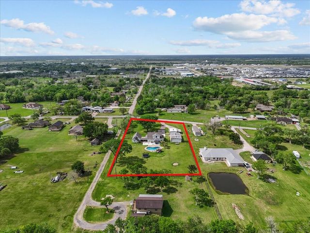 17903 County Road 125, Pearland, TX 77581